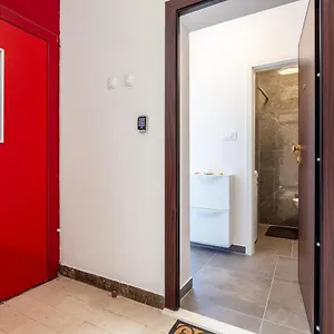  Apartment Botan